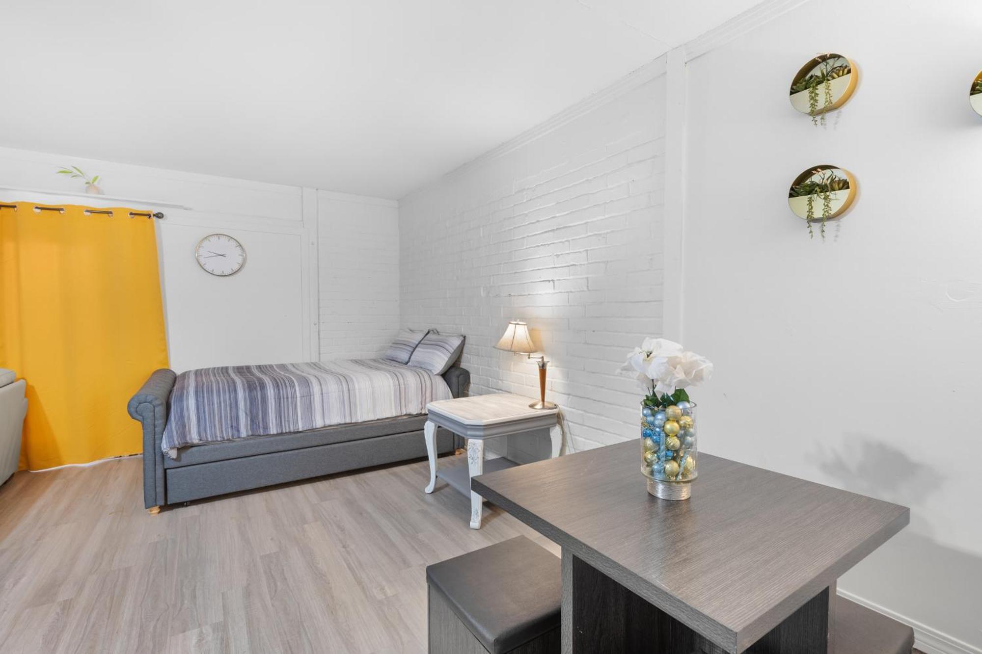 Pet Friendly Large Studio With Free Wi-Fi In Great Location! Orange Park Exterior photo